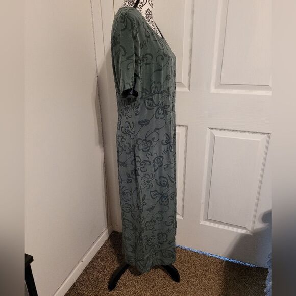 Beautiful green silk dress - Picture 2 of 5